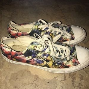 Converse Women's sz 11 Colorful Pattern